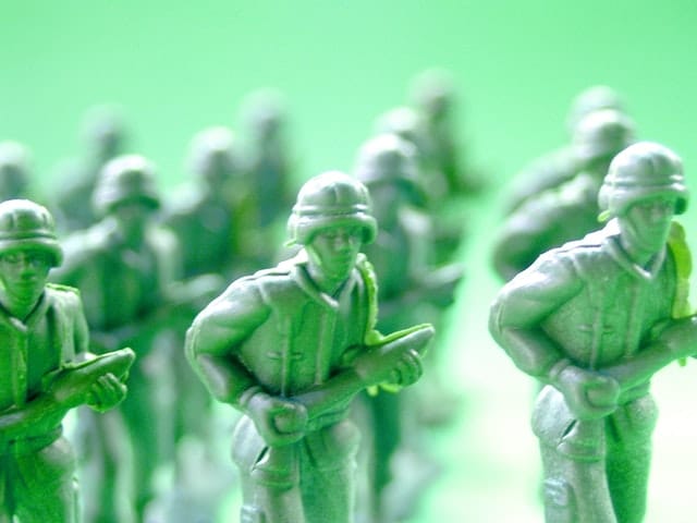 plastic army men
